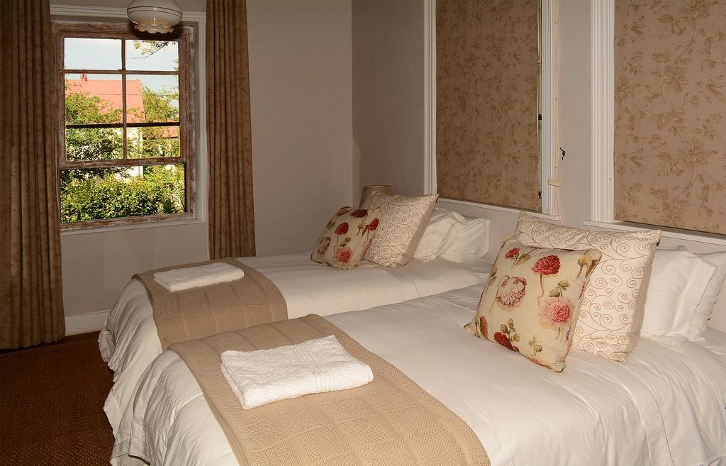 Toad Hall Guest House Wakkerstroom Eksteriør bilde